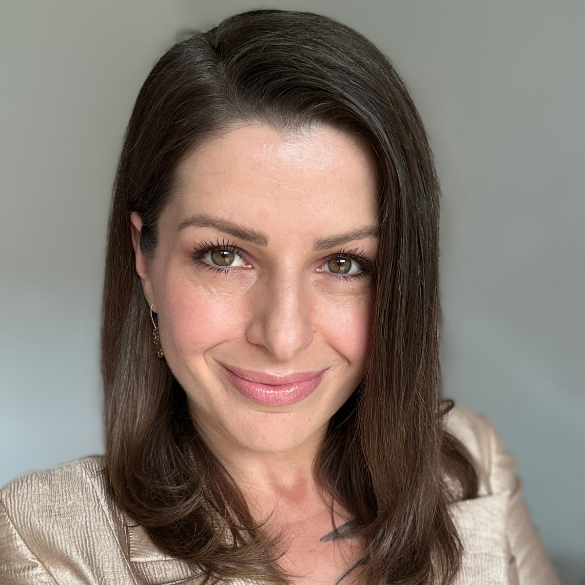 maja_kmetec_mimk Maja Kmetec - vaša desna roka in podpora pri kalkulacijah, analitiki, poročilih, vodenju projektov, administrativni podpori